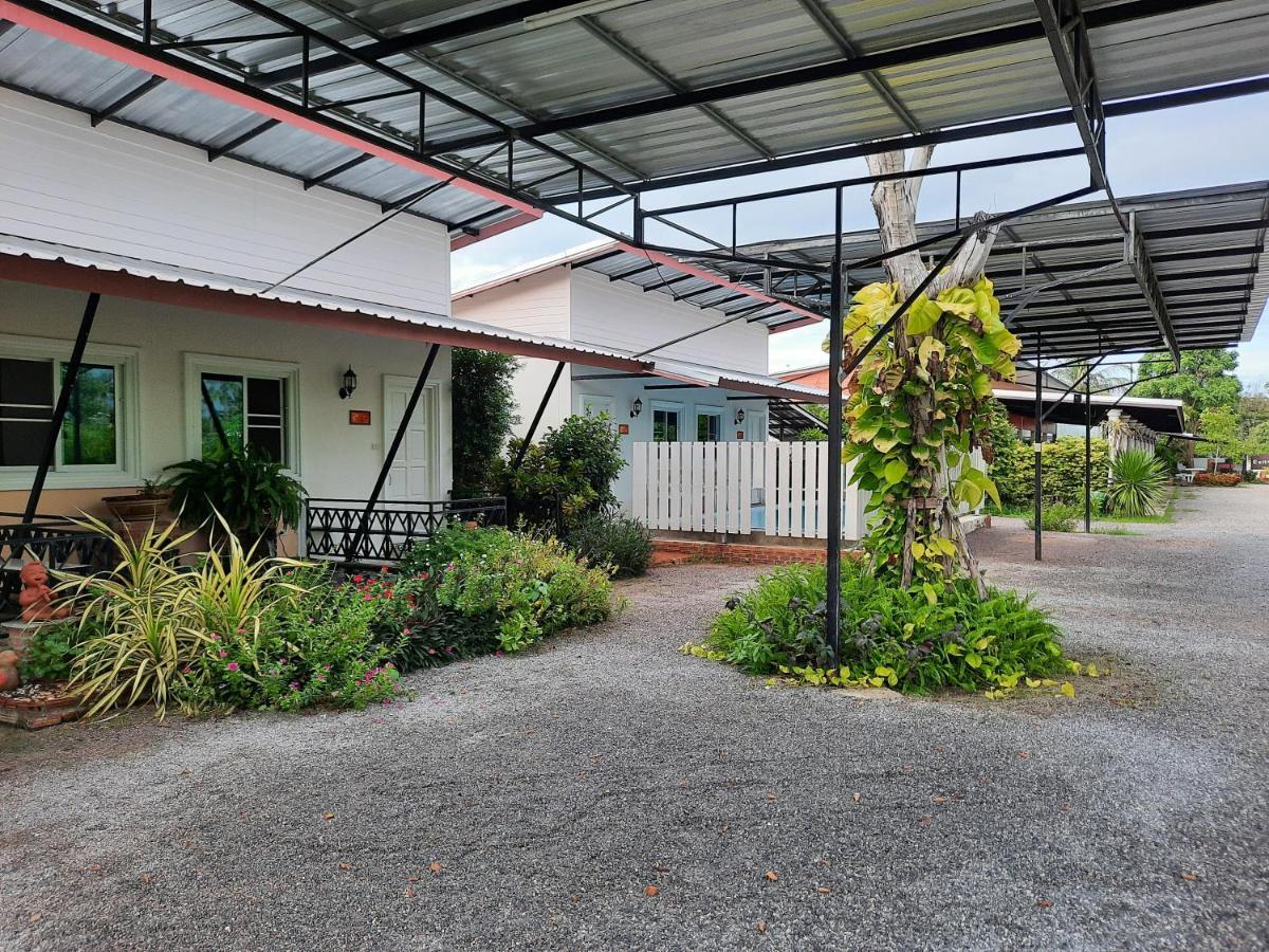 Fancy Carp Resort Cha-Am Extérieur photo