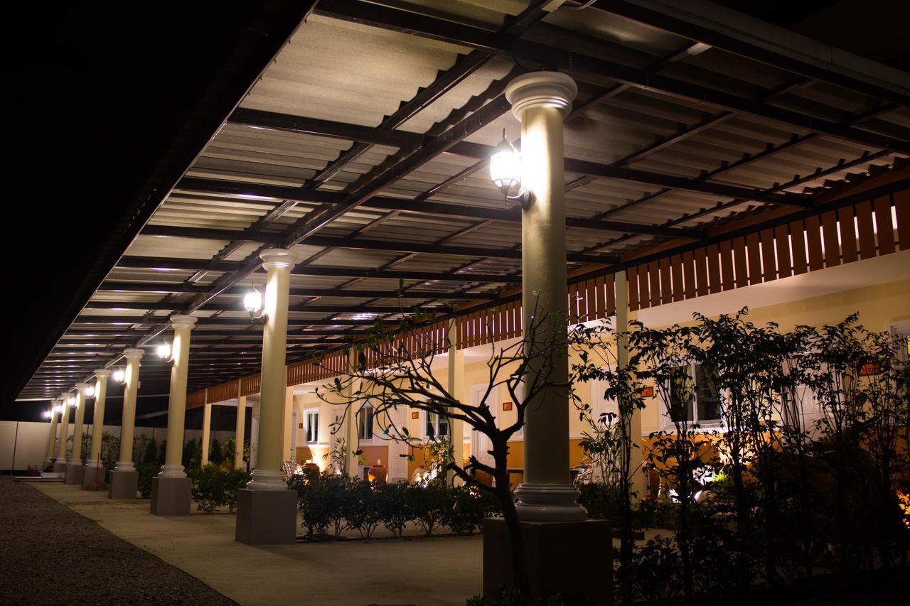 Fancy Carp Resort Cha-Am Extérieur photo
