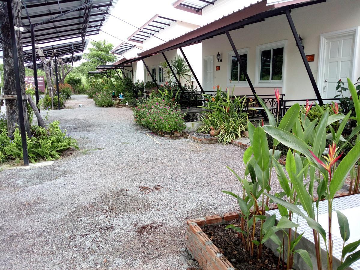 Fancy Carp Resort Cha-Am Extérieur photo